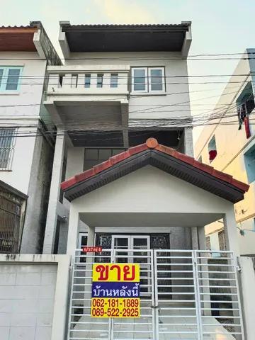 ขายบ้านหลังมุม 3 ชั้น 3นอน 3น้ำ ใกล้เดอะมอลล์บางแค