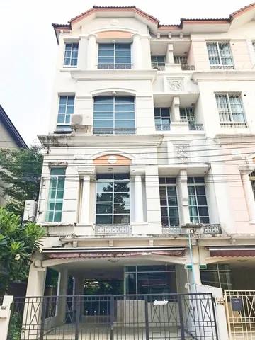 รร.นานาชาติสิงคโปร์ เลียบด่วนเอกมัย ทาวน์โฮม 4 ชั้