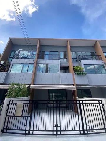 ให้เช่าทาวน์โฮม 3 ชั้น บ้านกลางเมือง ซอยอ่อนนุช 70