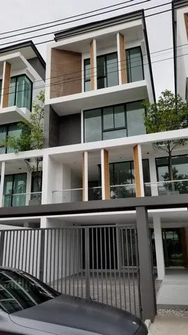 ขายโฮมออฟฟิศหรู 3.5 ชั้น 385 ตรม.ลาดพร้าว-โชคชัย 4