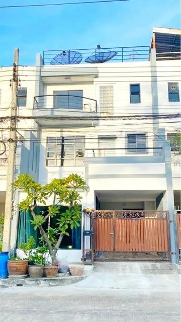ศรีเอี่ยม 26ตร.ม.ให้เช่า ทาวน์เฮาส์ 3 ชั้น รักสัตว