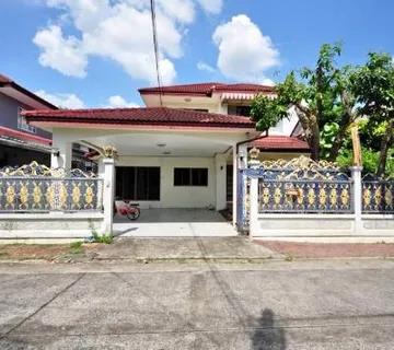 ให้เช่าบ้านเดี่ยว 2 ชั้น 3 ห้องนอน หมู่บ้านชลลดา ซ