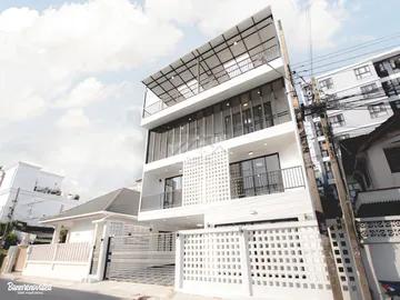 ขายโฮมออฟฟิศ 4 ชั้น 800 ตรม.รีโนเวทใหม่ ซอย 20 มิถ