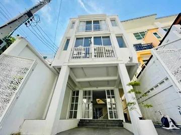 รัชดา ให้เช่าอาคารพาณิชย์ 3 ชั้น 28ตรว.BTSอารีย์ 1