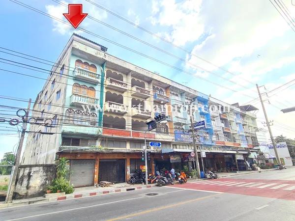 อาคารพาณิชย์ 4.5 ชั้น ติดถนนเอกชัย บางขุนเทียน
