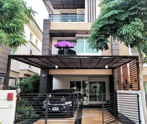 บ้านแฝดถูก ทำเลบ้านหรู เลียบด่วนเอกมัย-รามอินทรา