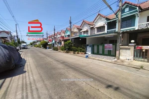 ทาวน์เฮาส์ หมู่บ้าน กรุงทองธานี เนื้อที่ 16 ตรว.