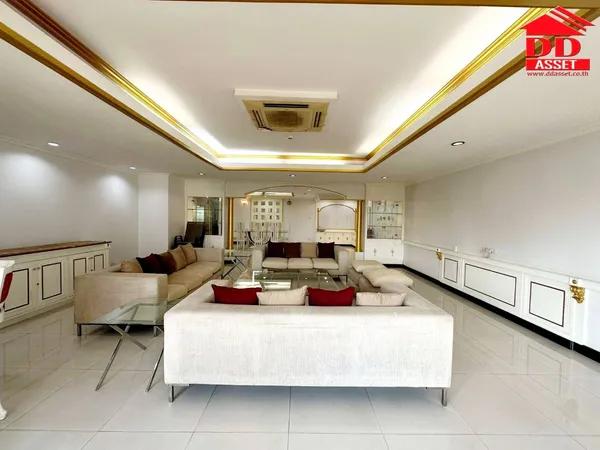 Oriental Tower โอเรียนเต็ลทาวน์เวอร์ เอกมัย12