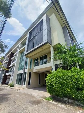 ให้เช่าโฮมออฟฟิต4ชั้นห้องมุม 600 ตร.ม.ย่านรามอินทร