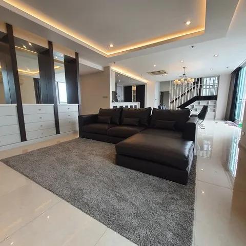 ให้เช่าคอนโด Penthouse Duplex เดอะโฟร์วิงส์ เรสซิเ