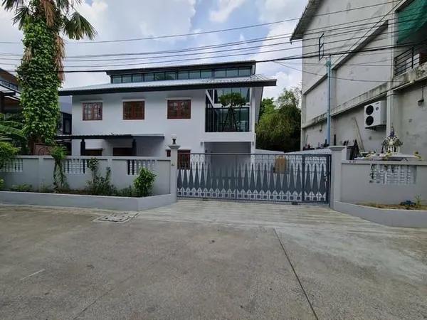 ให้เช่าบ้านเดี่ยว 2 ชั้น 200 ตรม. โชคชัย 4 ลาดพร้า